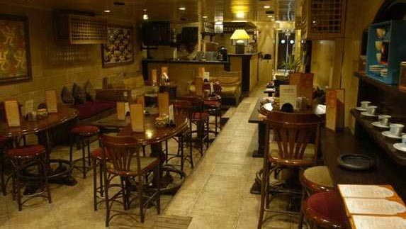 Cafe Tabasco: Cosy Subterranean Boheme in Zamalek