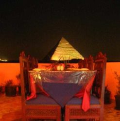 Barry’s Oriental Restaurant: Front-Row View of the Pyramids