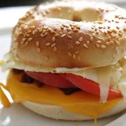 Munch & Bagel: Good Bagels Are Finally Here!