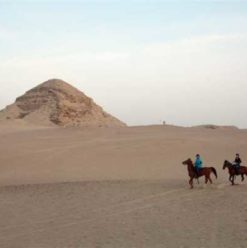 Al Sorat Farm: Horseback Riding in Sakarra