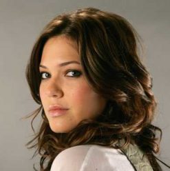 Mandy Moore: Amanda Leigh