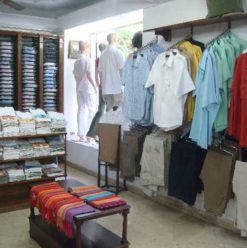 On Safari: Comfortable, Quality Travel Clothing