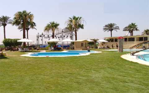 Nile Country Club: Budget-Friendly Family Pool