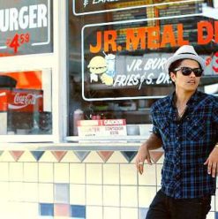 Bruno Mars: Doo-Wops & Hooligans