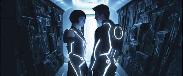 Tron: Legacy: Dull Film, Stunning Visuals