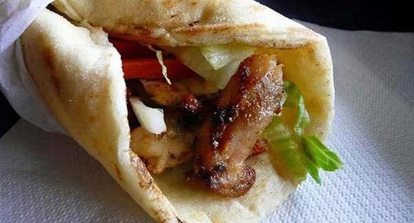 Taza: Popular Egyptian Shawerma in Dokki