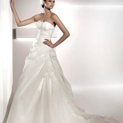 Pronovias: International Bridal Franchise Shop in Mohandiseen