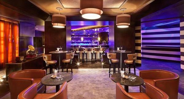 O Bar: Ladies’ Night at the Fairmont Nile City in Cairo