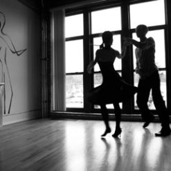 ستوديو “2D2”: دعوة لتعلم أشهر الرقصات اللاتينية