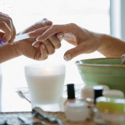 Le Figaro: Zamalek Beauty Salon Stuck in Time Warp