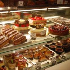 رويال بيكري: محل مخبوزات وحلويات بدون روح فى المهندسين