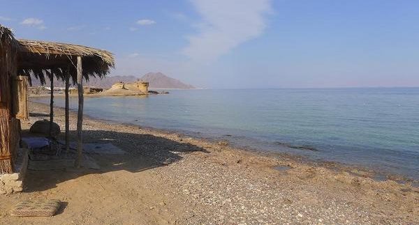 Ras Sinai: Bustling Camp in Nuweiba