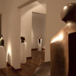 قاعة الزمالك للفن: معرض ملامح إنسانية لطارق الكومي