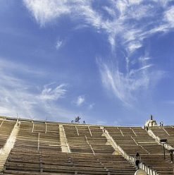 كنيسة القديس سمعان في المقطم.. جوهرة منورة في قلب منطقة الزبالين