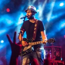 النهارده في القاهرة: عمر خيرت وكايروكي وعلي الحجار.. هتسهر فين؟