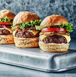 Snooze: Delicious Food & Great Service at Sheikh Zayed Restaurant