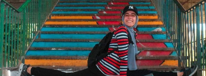 Breaking Taboos: Female Gymnast Rocks the Streets of Cairo