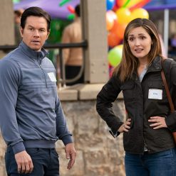 فيلم Instant Family: كوميديا وضحك للركب.. مع لمسة إنسانية