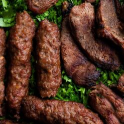 انتبه من فضلك.. عبده الجزار يرجع إلى الخلف