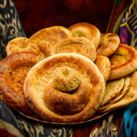 من مطبخ أوزباكستان.. عيش 