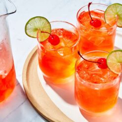 Mix It Up: 6 Must-Try TikTok Cocktails for a Refreshing Summer 2023