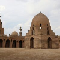 فرحة بطعم التاريخ.. تفاصيل عقد القران في 5 مساجد أثرية بالقاهرة