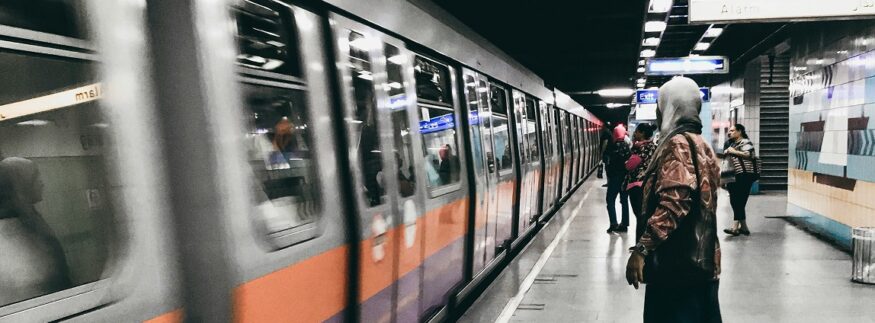 في زحمة مترو الأنفاق.. 5 نصائح لتقليل خطر الإصابة بالأمراض المعدية