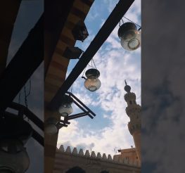 الجامع الأزرق في الدرب الأحمر.. حكاية مسجد آق سنقر المدهشة في قلب القاهرة التاريخية