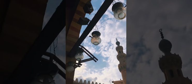 الجامع الأزرق في الدرب الأحمر.. حكاية مسجد آق سنقر المدهشة في قلب القاهرة التاريخية