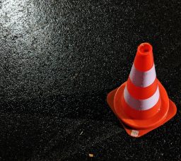 هل ممكن تكنولوجيا بسيطة تنقذ أرواحنا؟ رائد أعمال مصري يقترح نظام ذكي للحد من حوادث الطرق هل ممكن تكنولوجيا بسيطة تنقذ أرواحنا؟ رائد أعمال مصري يقترح نظام ذكي للحد من حوادث الطرق