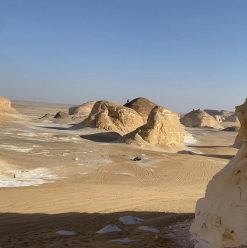 الصحراء البيضاء في مصر: كأنك على كوكب تاني!