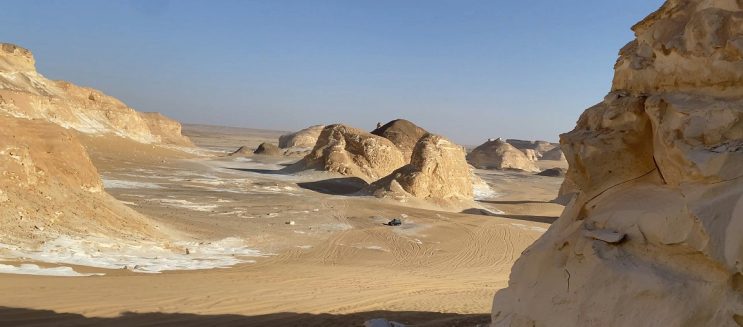 الصحراء البيضاء في مصر: كأنك على كوكب تاني!