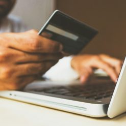 من غير مشاوير.. سجل في بوابة مصر الرقمية وانجز أوراقك الحكومية في دقائق!