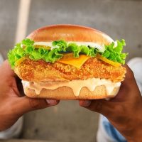 مشهور القاهرة: تجربتنا مع مطعم فرايد تشيكن أردني جديد في الشيخ زايد