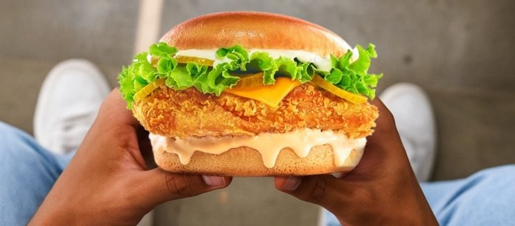 مشهور القاهرة: تجربتنا مع مطعم فرايد تشيكن أردني جديد في الشيخ زايد