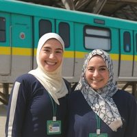 هند وسوزان.. أول سائقتين مترو في القاهرة بيكسروا الحواجز ويفتحوا الطريق لغيرهم
