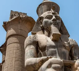 Cairo’s Statues: The Quirky Stories They Don’t Tell You