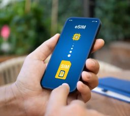 5 Apps for International e-SIMs: Stay Connected on Your Next Trip Abroad