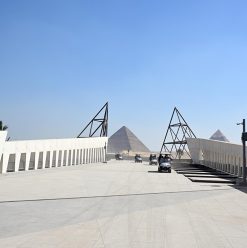 الممشى السياحي الجديد.. من المتحف المصري الكبير لحد الأهرامات (صور)