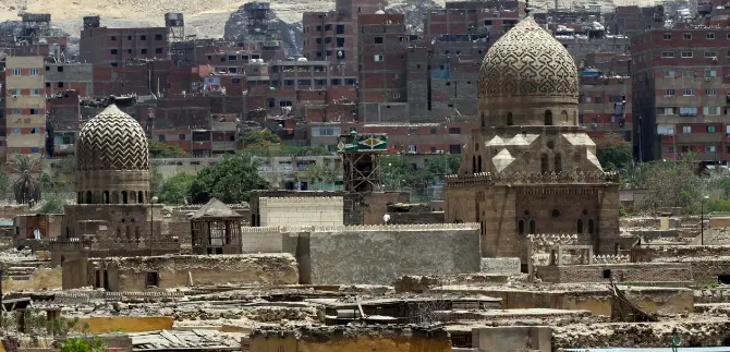 صحراء المماليك.. مدينة الموتى اللي بتحكي عظمة القاهرة التاريخية