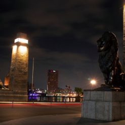 كوبري قصر النيل: حكاية أجمل جسر على النيل وأسوده اللي بتحرس القاهرة