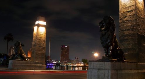 كوبري قصر النيل: حكاية أجمل جسر على النيل وأسوده اللي بتحرس القاهرة