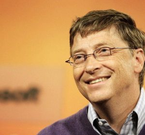 بيل جيتس يكشف قائمته الذهبية للقراءة في الإجازات: 5 كتب هتغير نظرتك للعالم