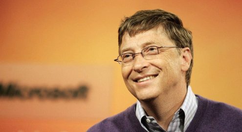 بيل جيتس يكشف قائمته الذهبية للقراءة في الإجازات: 5 كتب هتغير نظرتك للعالم