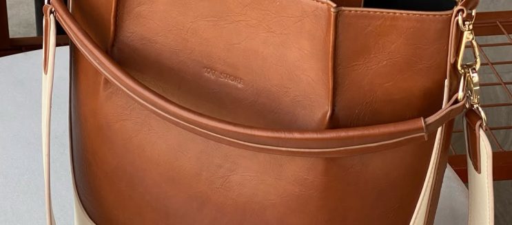 Perfectly Wrapped for the Season: 8 Online Egyptian Bag Brands for Christmas Gifting