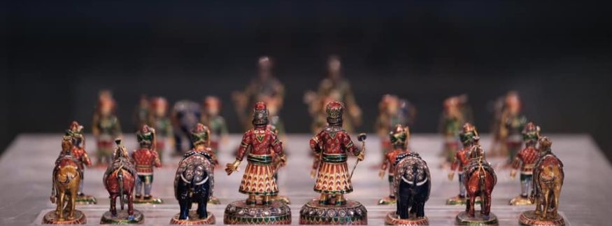 شطرنج الملك فاروق في متحف المجوهرات الملكية: قطعة نادرة من الذهب والماس لا تقدر بثمن