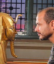 القناع الذهبي لبسوسنس الأول يتألق من جديد في المتحف المصري بالتحرير: صور مذهلة بعد الترميم