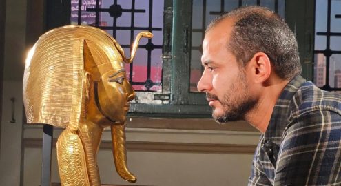 القناع الذهبي لبسوسنس الأول يتألق من جديد في المتحف المصري بالتحرير: صور مذهلة بعد الترميم