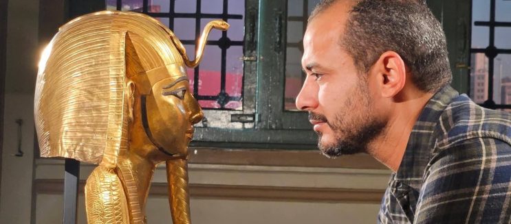 القناع الذهبي لبسوسنس الأول يتألق من جديد في المتحف المصري بالتحرير: صور مذهلة بعد الترميم