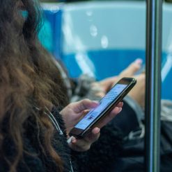 كتب مجانية وأنت في مترو القاهرة.. كل اللي محتاج تعرفه عن تطبيق كتاب من وزارة الثقافة 2026